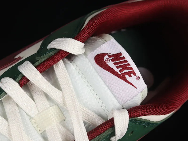 All categories Nk SB Dunk series Nk SB Dunk Low low-top sneakers C version Nk SB Dunk Low "Gorge Green" bean paste green color SB low-top casual sneakers FB7160-161